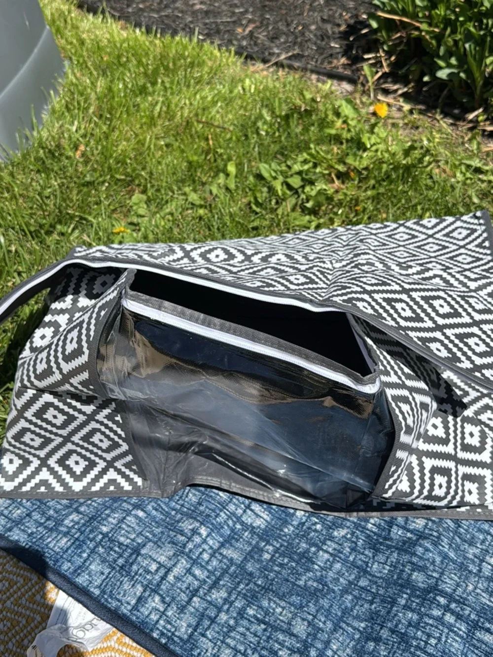 Amazon Black and White Diamond Pattern Foldable Storage Organizer